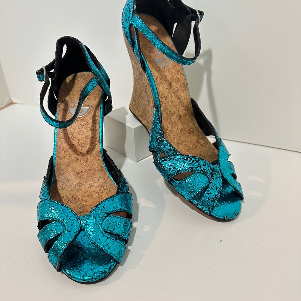 Chic Teal Strappy Wedge Sandals